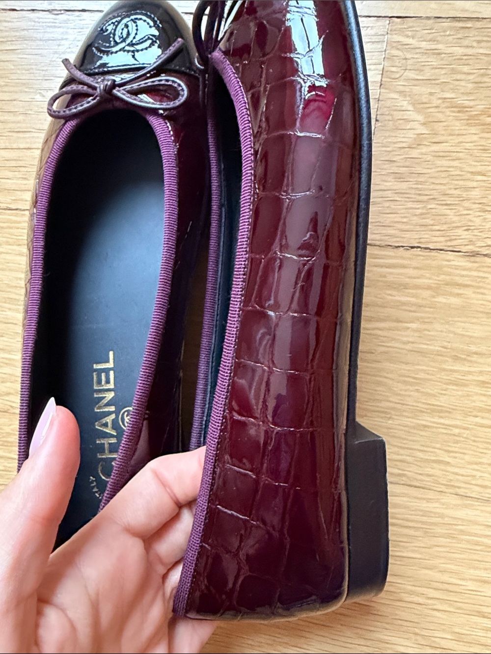 CHANEL Burgundy Patent and Black Cap Toe Ballet Flats - Picture 5 of 5